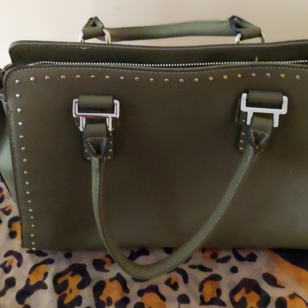 Purses - Picture 3 of 4